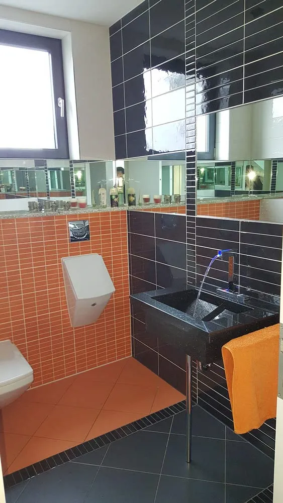 Gäste-WC mit Retro-Fliesen - Bild 2